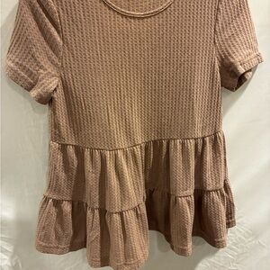 Chic Ruffle Hem Short Sleeve Top - Tan